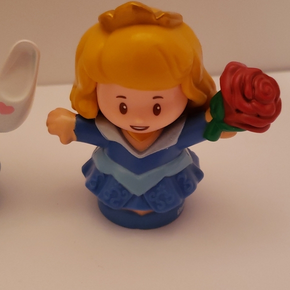 Set of disney princess little people Fisher price - Picture 2 of 5